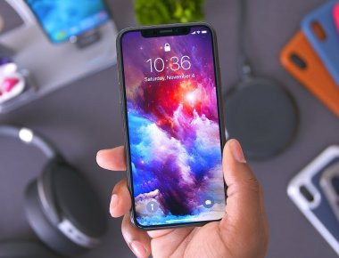 Αγοράσατε το iPhone X της Apple; - Δείτε τι χρειάζεται να «κατεβάσετε» (βίντεο)